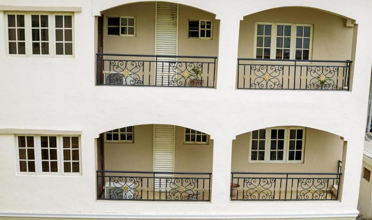 Room In Lodge - Apartment Royale Hotel-3 Bd Apartment อีเคจา ภายนอก รูปภาพ