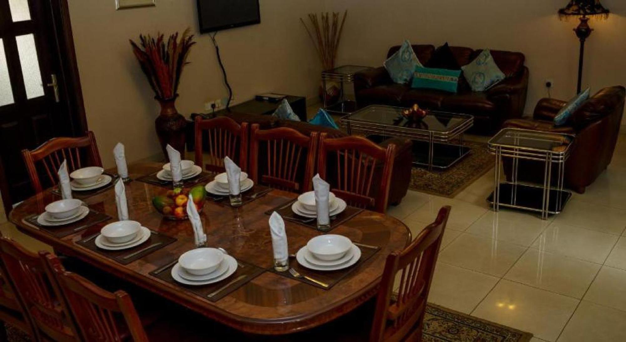 Room In Lodge - Apartment Royale Hotel-3 Bd Apartment อีเคจา ภายนอก รูปภาพ