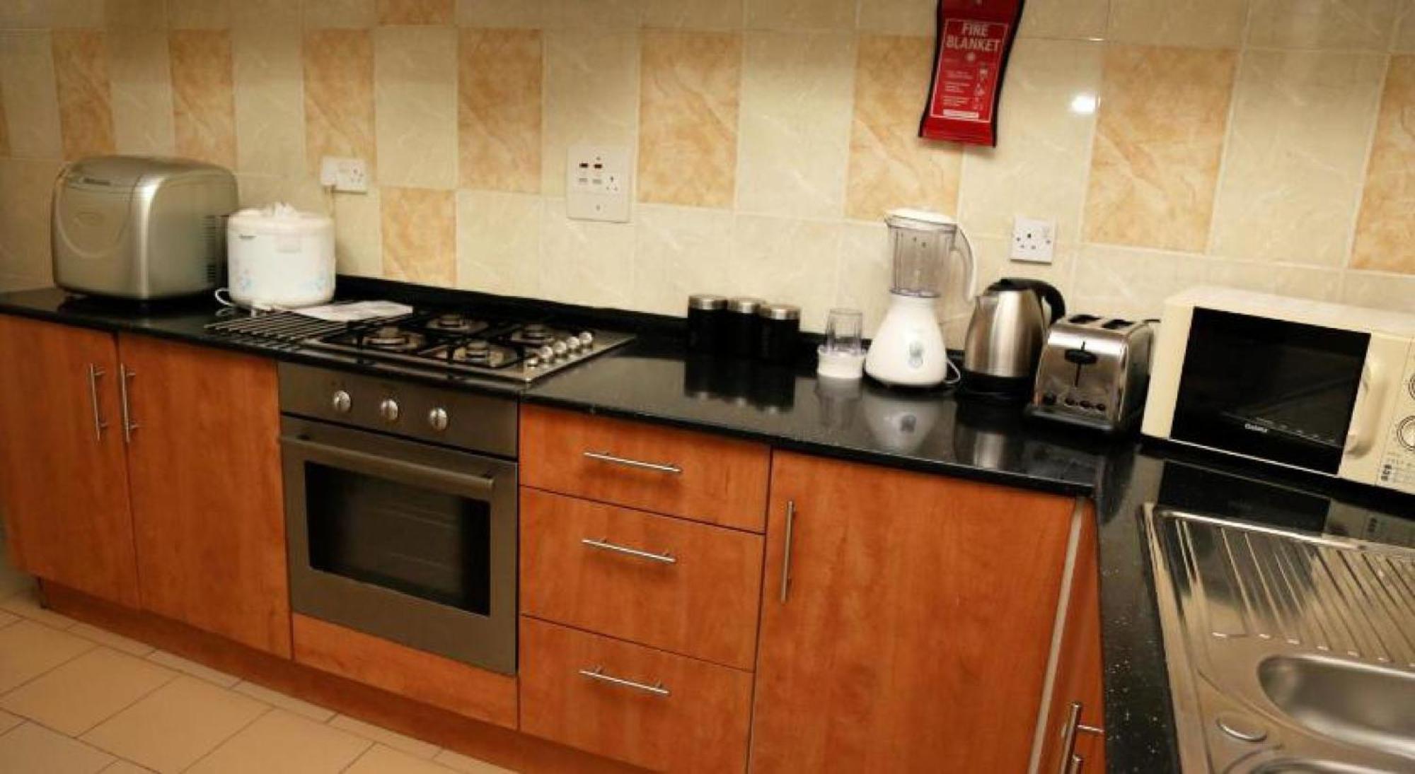 Room In Lodge - Apartment Royale Hotel-3 Bd Apartment อีเคจา ภายนอก รูปภาพ